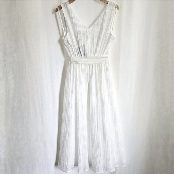 Halston White Sleeveless Seersucker Belted Flare Midi Dress - Picture 7 of 16